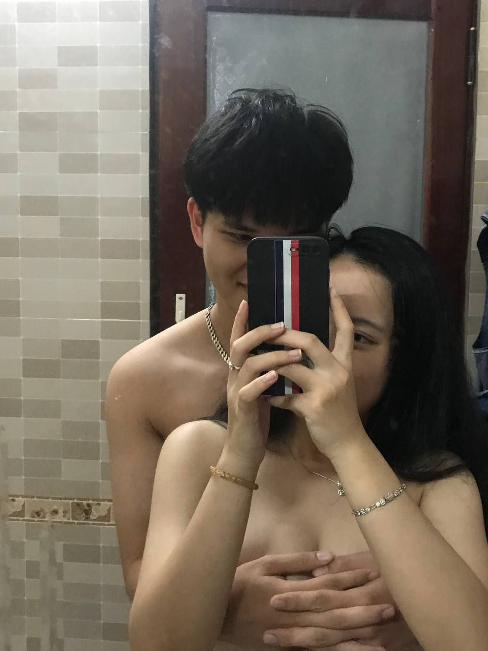 Emily B là một học sinh hư hay là một nghệ sĩ thổi kèn giỏi?