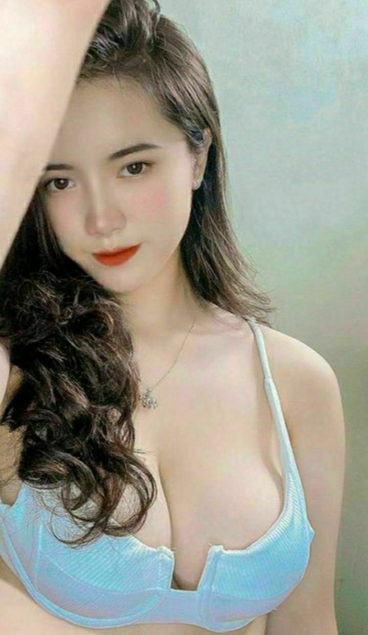 Bỏ thuốc mê, tiền bối làm tình cô thư ký cả đêm trong chuyên công tác